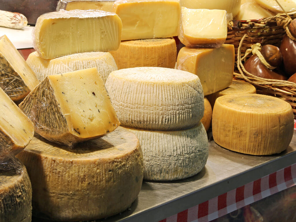 ITS__0005_Pecorino di Pienza cheese