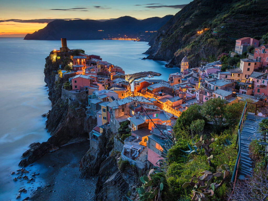 ITS__0000_Village of Vernazza. Image of Vernazza (Cinque Terre, Italy), during sunset