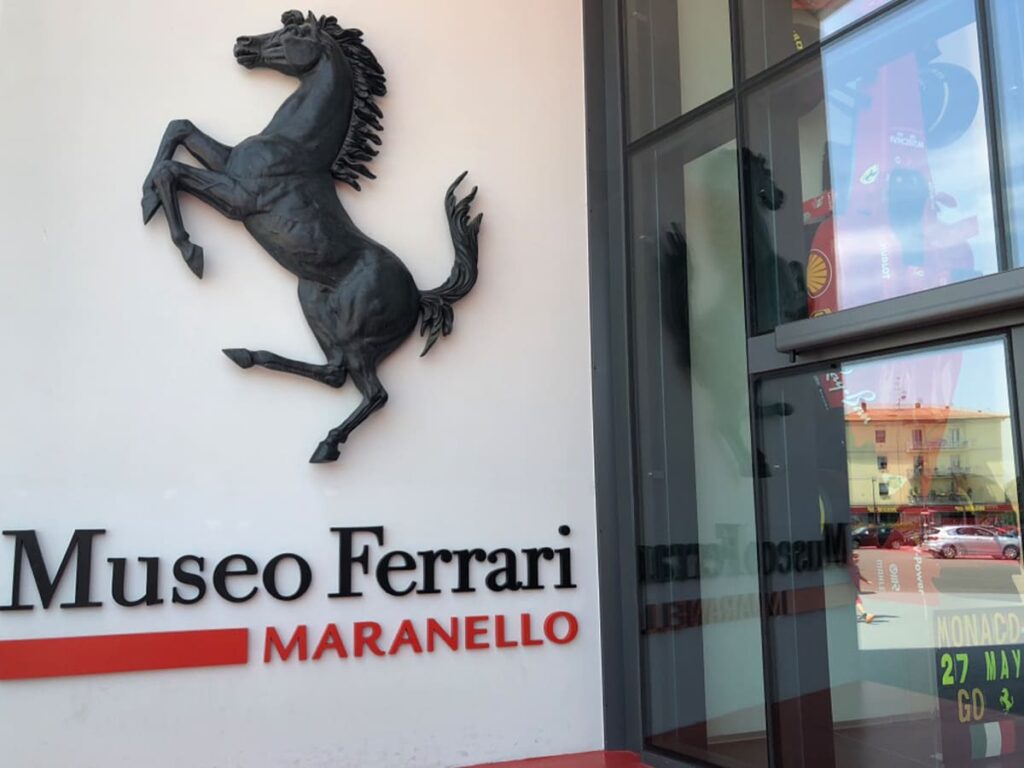 ITS__0007_Ferrari Stemma