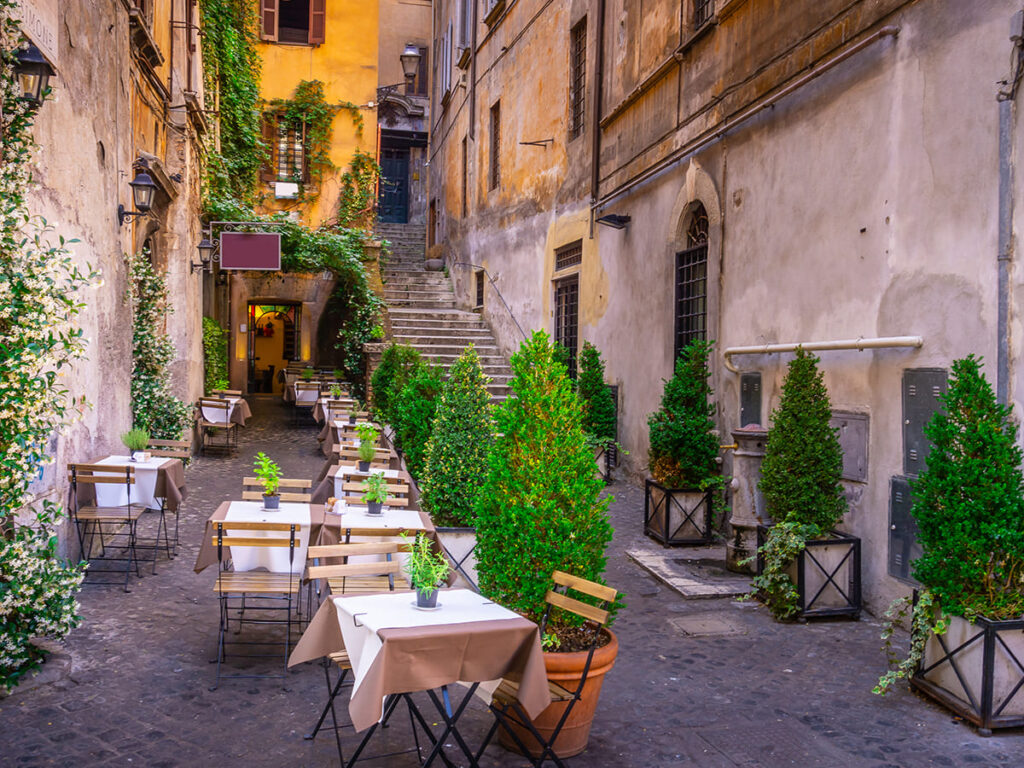 ITS__0010_Cozy street in downtown, Rome