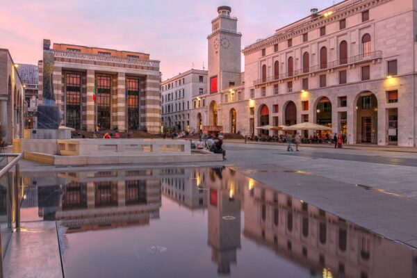 its-italy-in-a-glass-03-brescia-historic-center