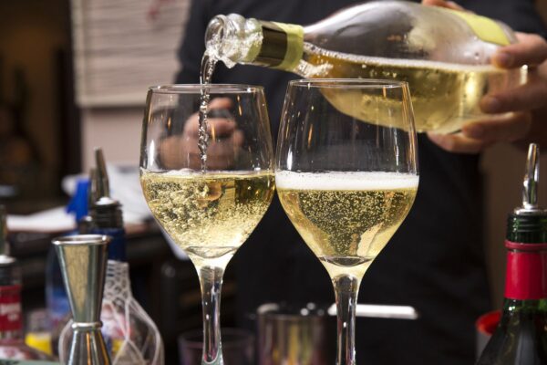 its-italy-in-a-glass-06-franciacorta-wine-pouring