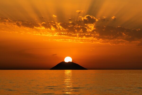 its-southern-italy-lifestyle-18-sunste-stromboli