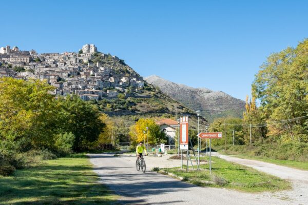 its-the-emerald-route-04-morano-calabro-village-pollino