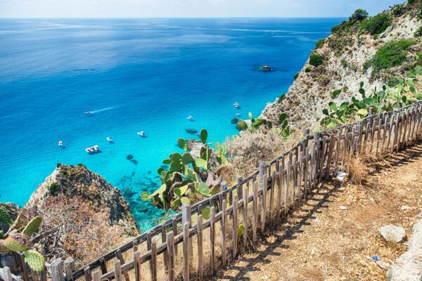 its-the-emerald-route-17-capo-vaticano-turquoise-sea